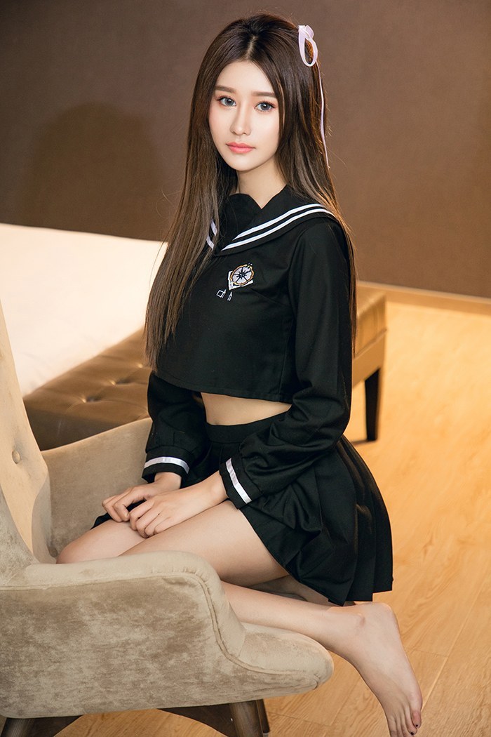 可爱学妹欣怡学生装浑圆美乳好想触摸(图3)