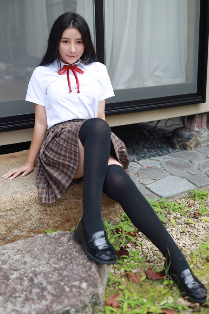 巨乳学姐玛鲁娜清纯学生装格外出众(图16)