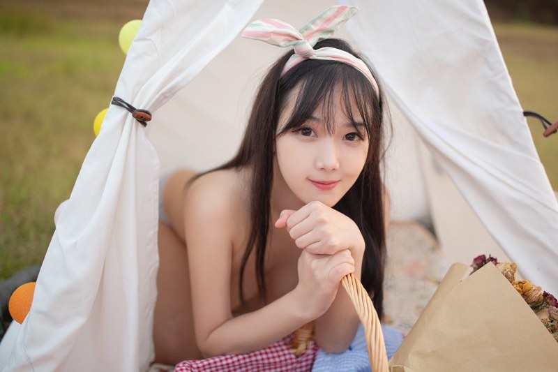 童颜巨乳徐微微野餐邀你品尝诱人胴体(图61)