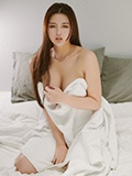 丰满欲女娜露饱满胸脯水嫩肌肤撩人