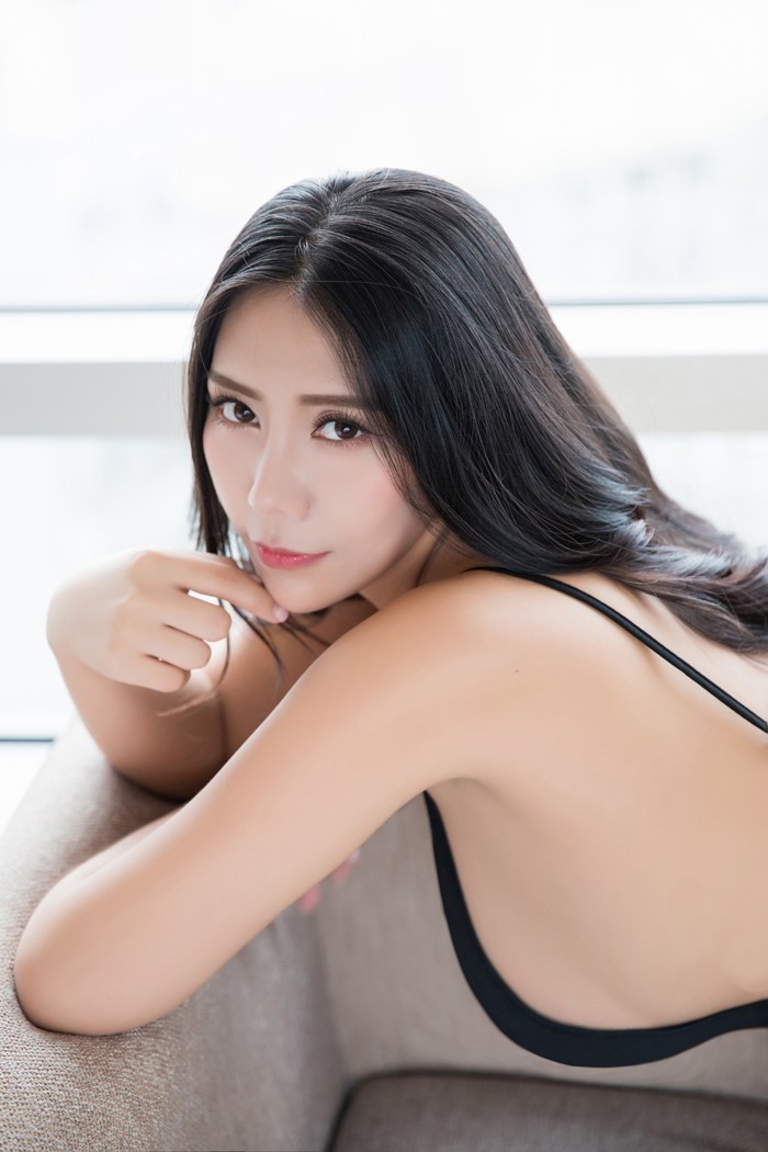 巨乳美人安可儿肌肤白嫩美腿性感修长(图25)