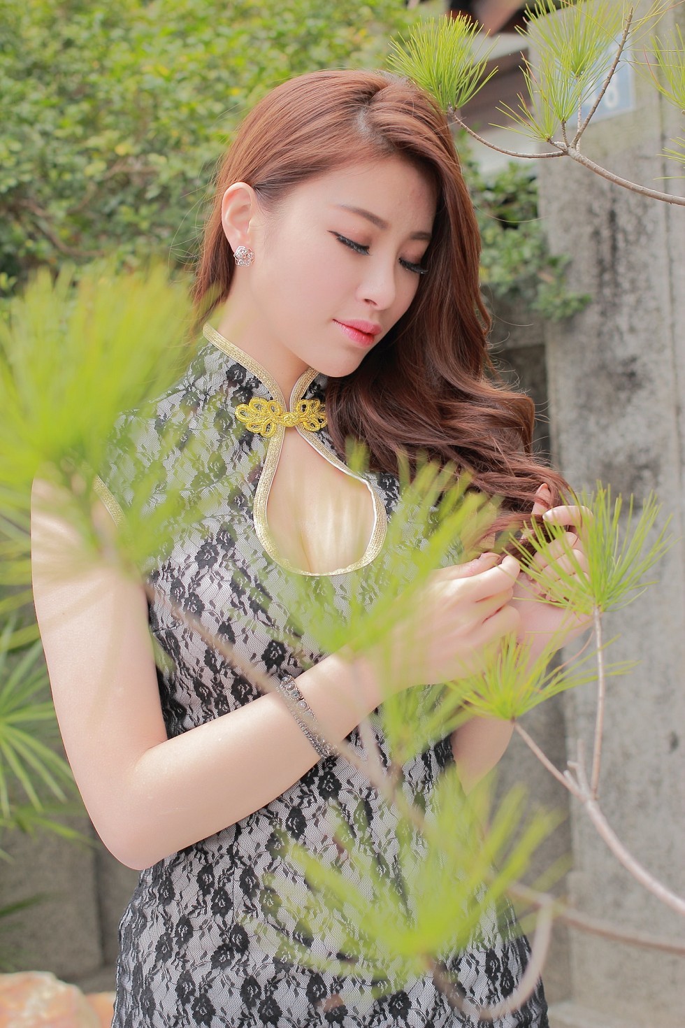 台湾正妹邬育錡户外旗袍系列秀完美身材性感迷人写真65P