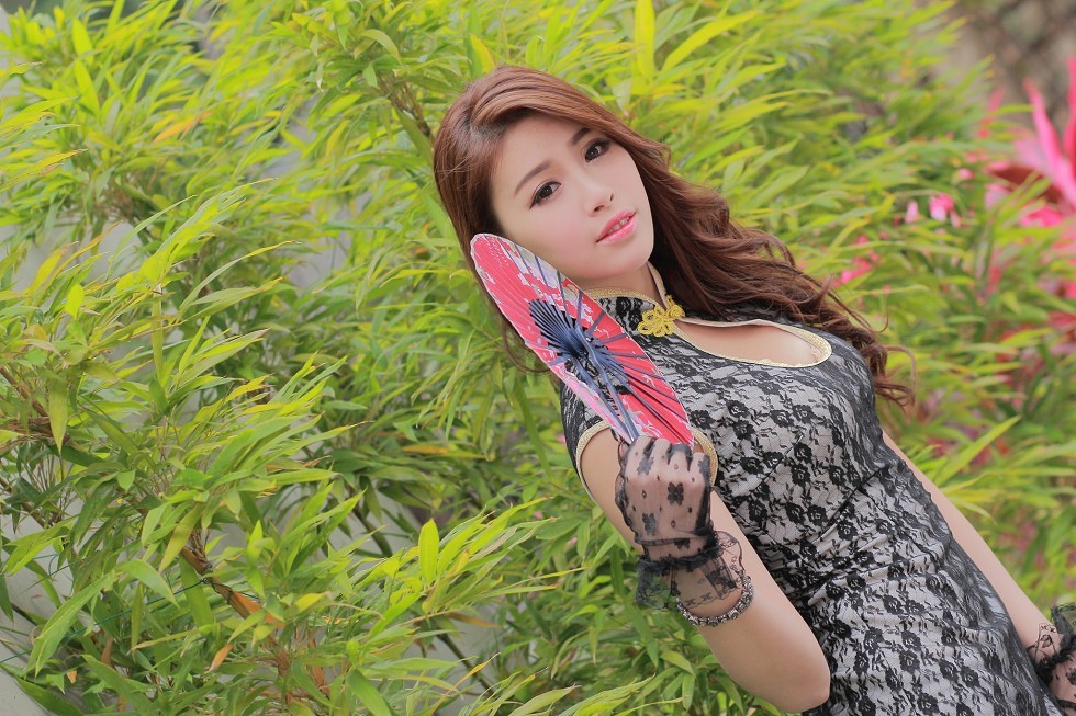 台湾正妹邬育錡户外旗袍系列秀完美身材性感迷人写真65P