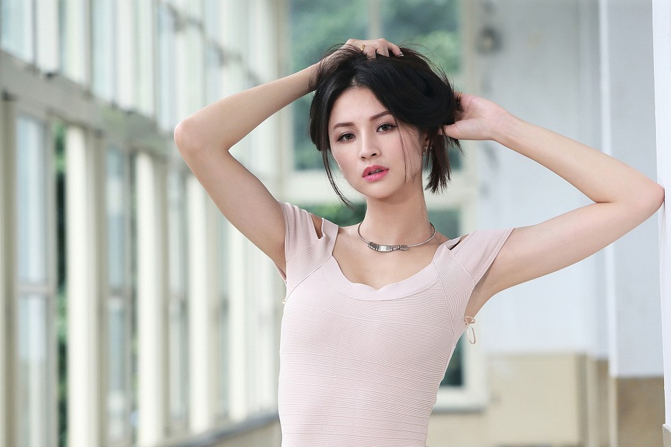 成熟女人罗平户外粉色连身裙秀完美身材甜美迷人写真169P