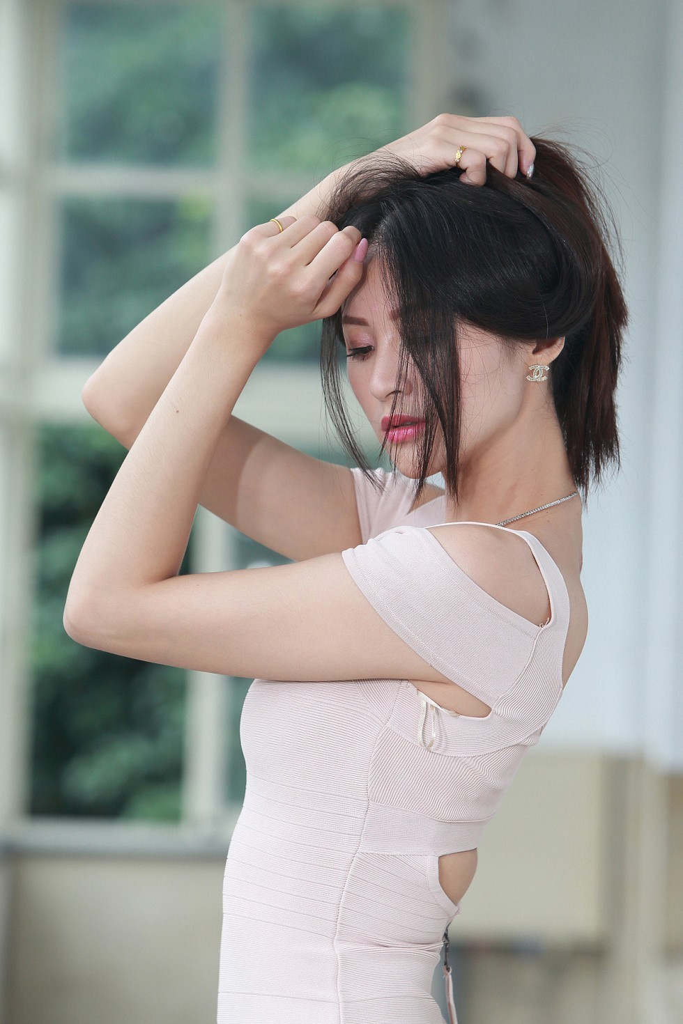 成熟女人罗平户外粉色连身裙秀完美身材甜美迷人写真169P