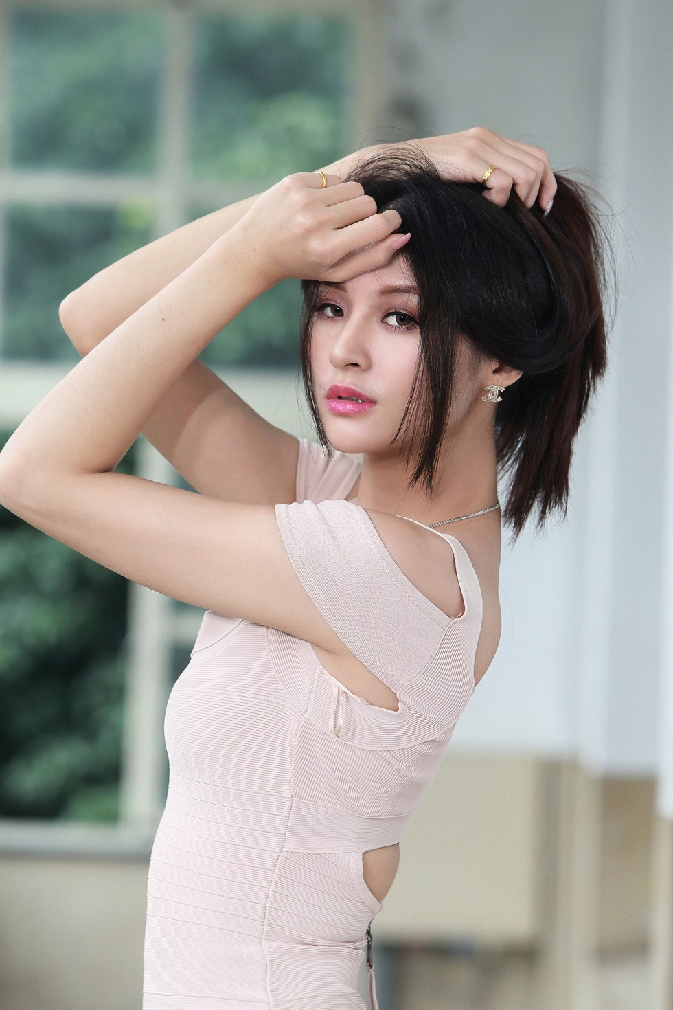 成熟女人罗平户外粉色连身裙秀完美身材甜美迷人写真169P