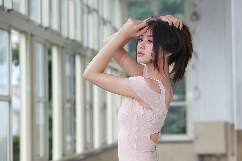 成熟女人罗平户外粉色连身裙秀完美身材甜美迷人写真169P