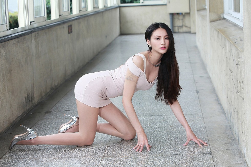 成熟女人罗平户外粉色连身裙秀完美身材甜美迷人写真169P