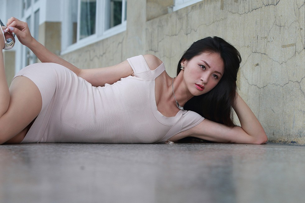成熟女人罗平户外粉色连身裙秀完美身材甜美迷人写真169P