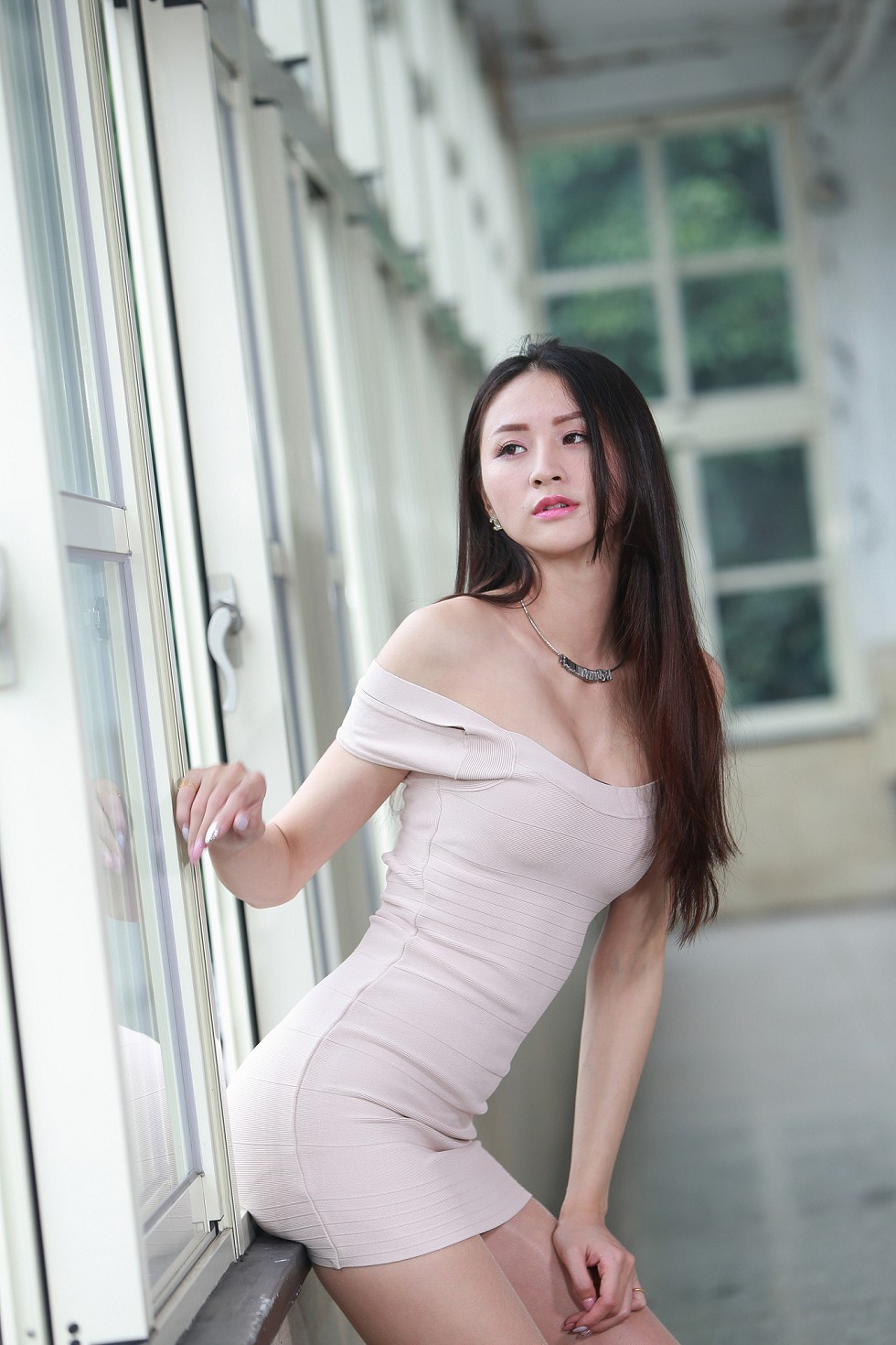 成熟女人罗平户外粉色连身裙秀完美身材甜美迷人写真169P