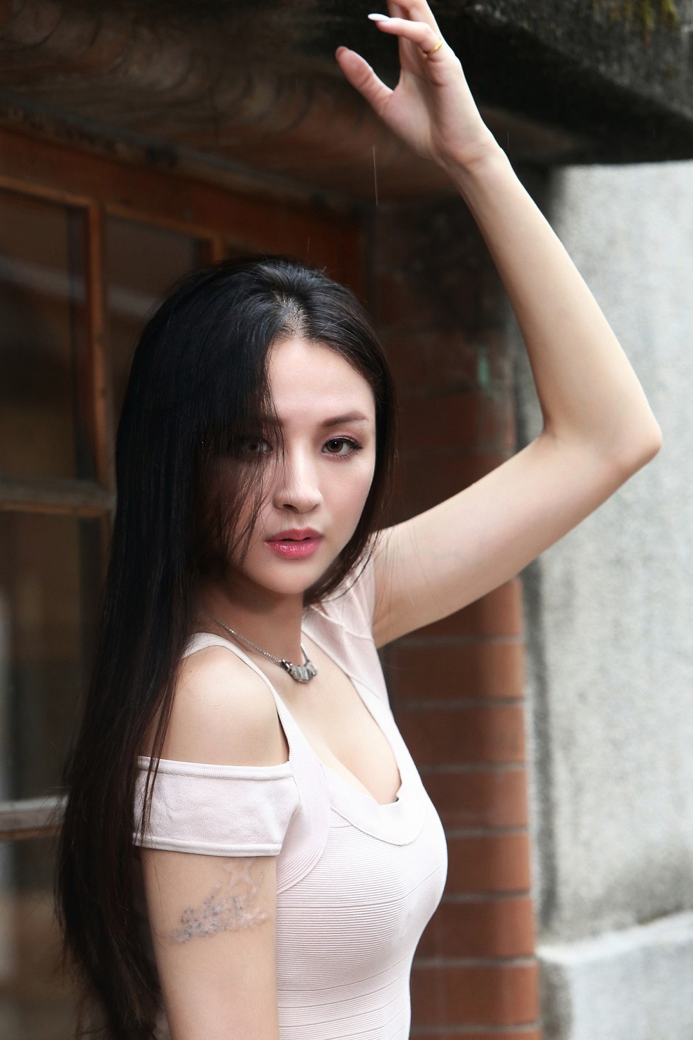 成熟女人罗平户外粉色连身裙秀完美身材甜美迷人写真169P