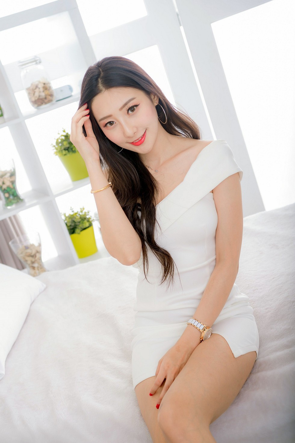 邻家女孩吴小葵私房白色连身裙+空姐制服性感短裙写真90P