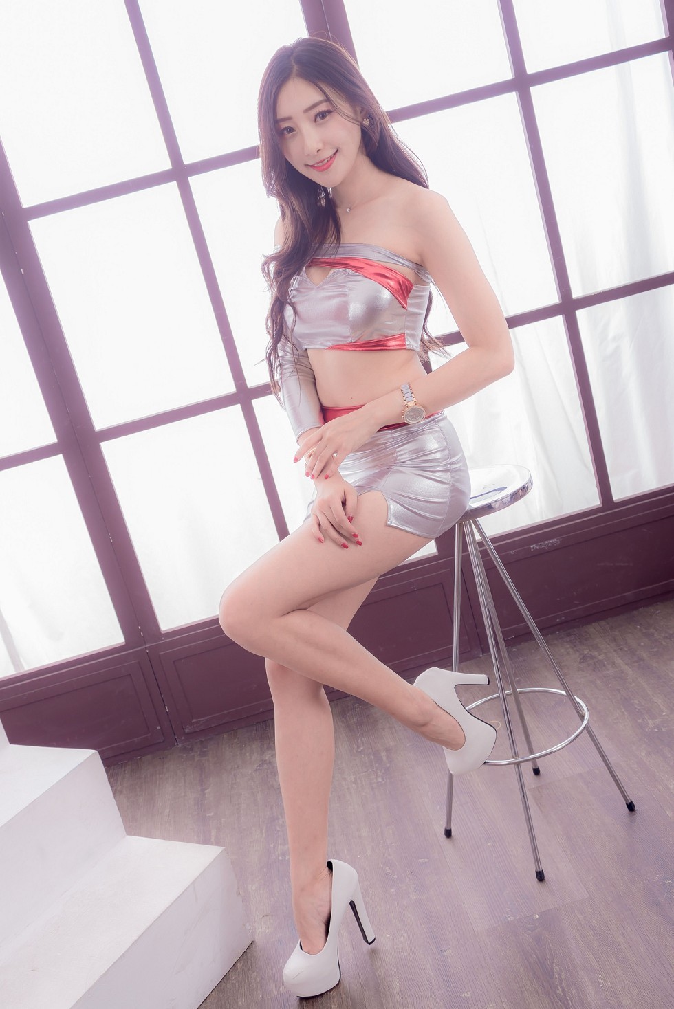 邻家女孩吴小葵私房白色连身裙+空姐制服性感短裙写真90P