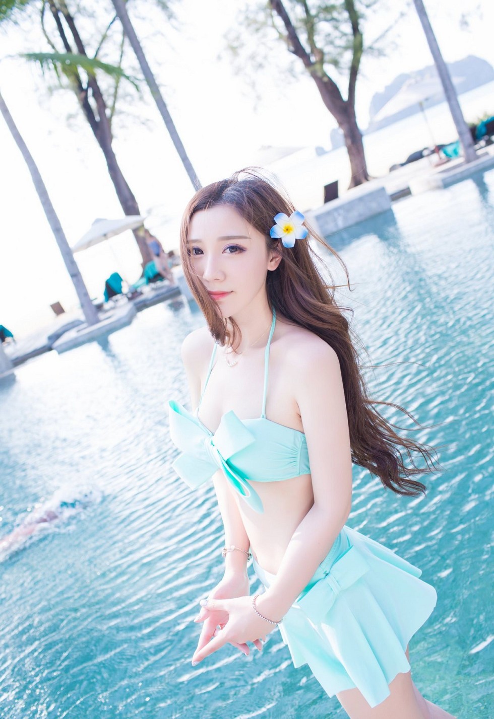 嫩模淼淼萌萌哒飘逸长发性感泳装清秀甜美迷人写真28P