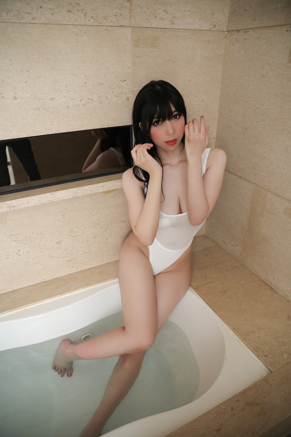 嫩模鹿野希私房浴缸里性感白色高叉连体衣湿身透视秀傲人豪乳诱惑写真140P