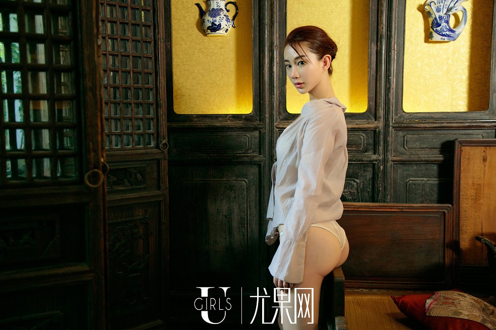 [Ugirls尤果网]T037_嫩模苏小曼&方子萱私房床上性感姐妹花古典味撩人诱惑写真65P