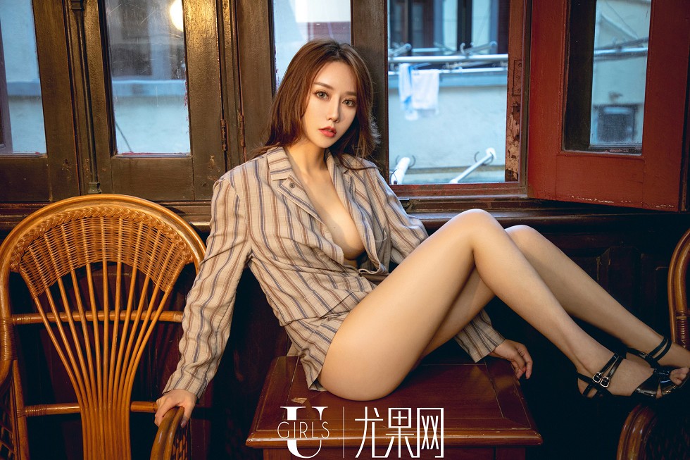 [Ugirls尤果网]U402_嫩模COCO私房白色高叉连体衣+性感黑色内衣秀完美身材诱惑写真65P