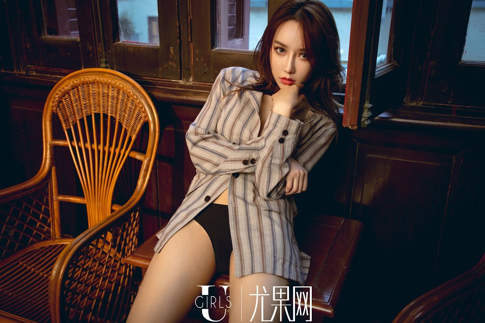 [Ugirls尤果网]U402_嫩模COCO私房白色高叉连体衣+性感黑色内衣秀完美身材诱惑写真65P