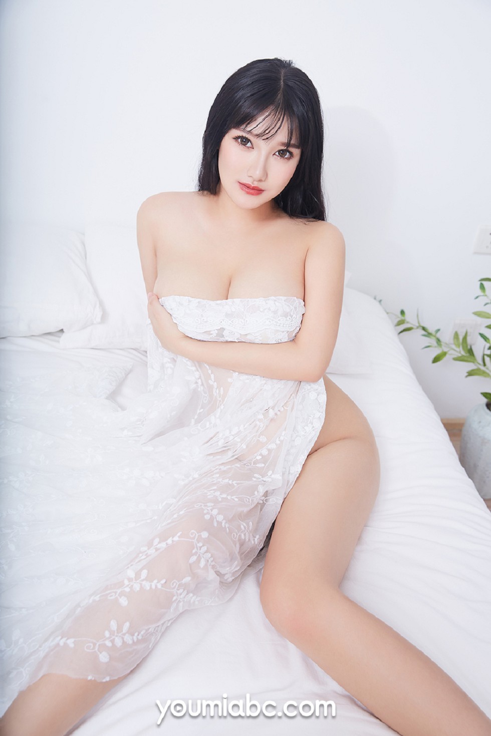 [YouMi尤蜜]Vol.231_嫩模小尤奈私房白色薄纱缕空内衣秀傲人豪乳极致诱惑写真46P