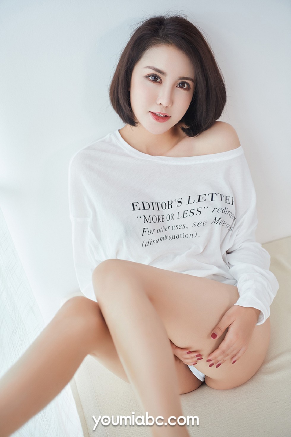 [YouMi尤蜜]Vol.237_嫩模乔雪私房真空白T+黑色内衣半脱露火辣身材极致诱惑写真46P