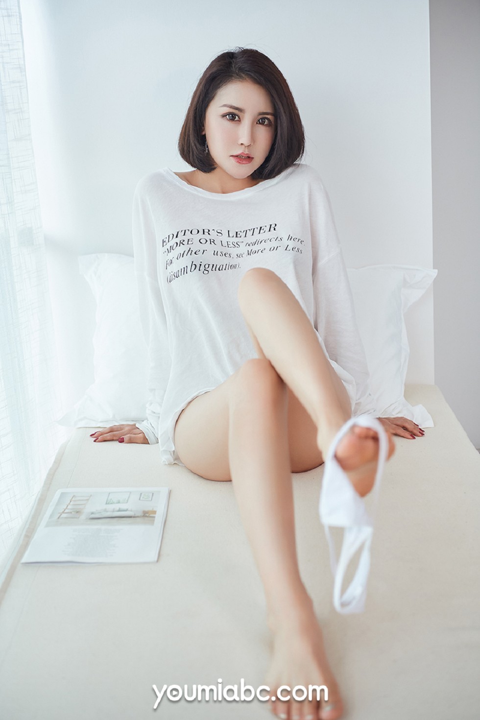 [YouMi尤蜜]Vol.237_嫩模乔雪私房真空白T+黑色内衣半脱露火辣身材极致诱惑写真46P