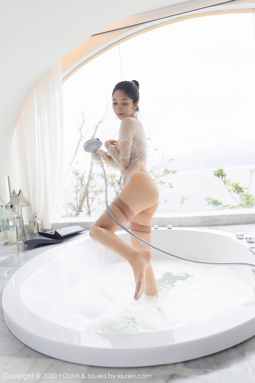 [YouMi尤蜜荟]Vol.478_女神Angela小热巴大理旅拍浴室薄纱内衣湿身撩人诱惑写真79P