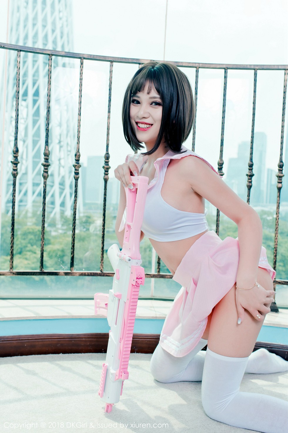 [DKGirl御女郎]Vol.082_嫩模萌宝儿BoA户外真空球衣+室内真空短裙露豪乳极致诱惑写真48P