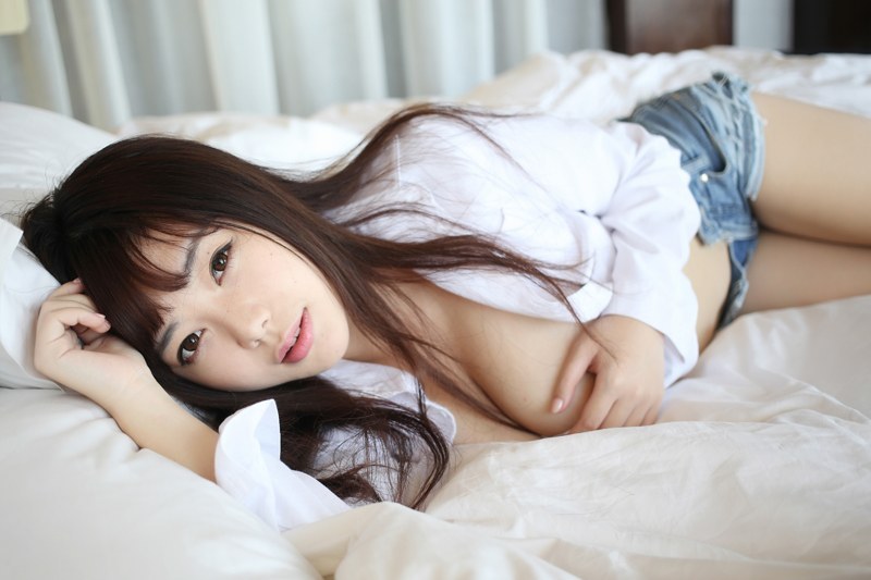 斗鱼主播刘飞儿酥胸饱满粉嫩小脚勾人(图60)