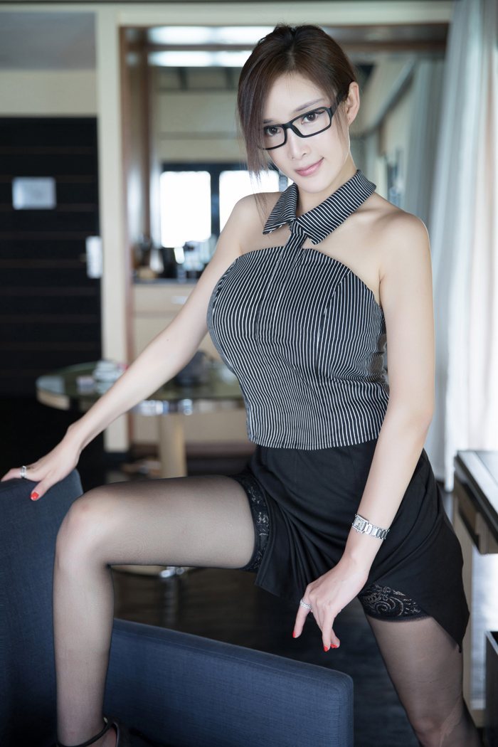 性感女教周妍希浑圆挺翘美臀诱人(图13)