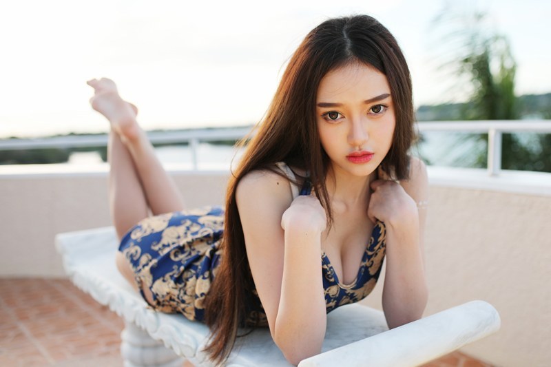 气质美人唐琪儿旗袍半解优雅动人(图42)