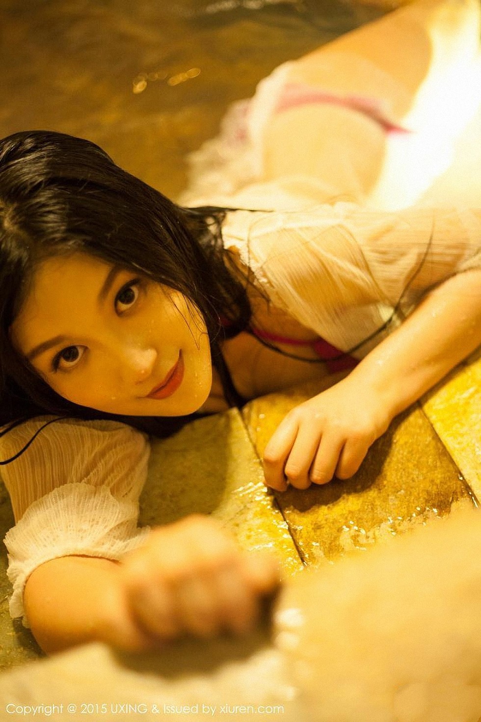 [UXING优星馆]Vol.006_嫩模莲漪lenne红色内裤性感翘臀低胸内衣秀豪乳55P