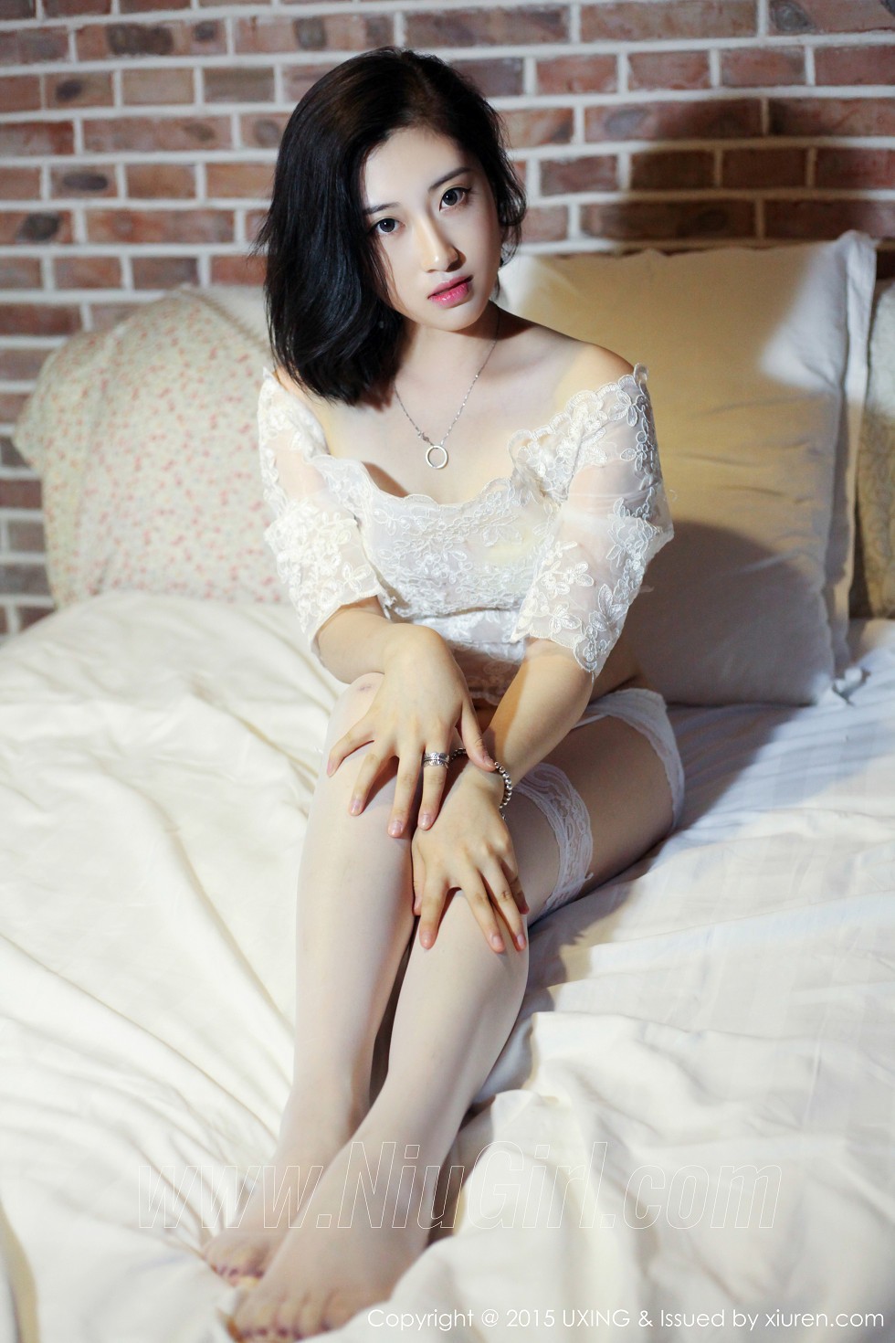 [UXING优星馆]Vol.014_嫩模Rialer傅雅慧白色蕾丝吊带丝袜性感翘臀写真39P