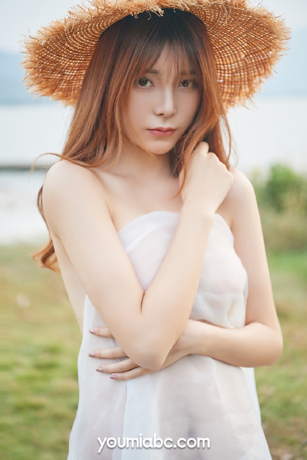 [YouMi尤蜜]Vol.265_嫩模小语户外性感白色薄纱裙透视秀完美身材迷人诱惑写真32P