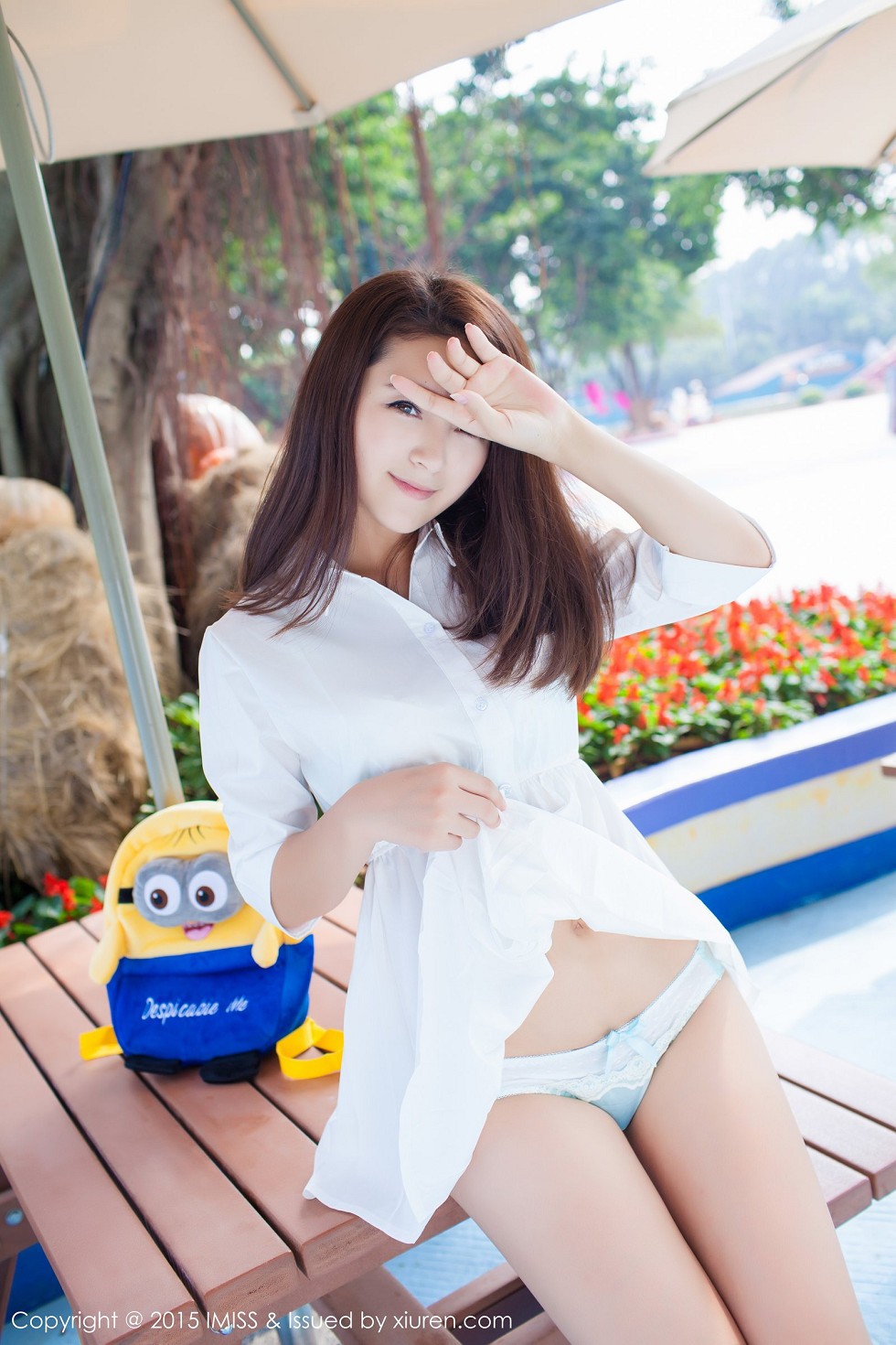 [IMISS爱蜜社]Vol.053_嫩模夏茉GIGI小清新街拍白色衬衣迷人内裤写真50P