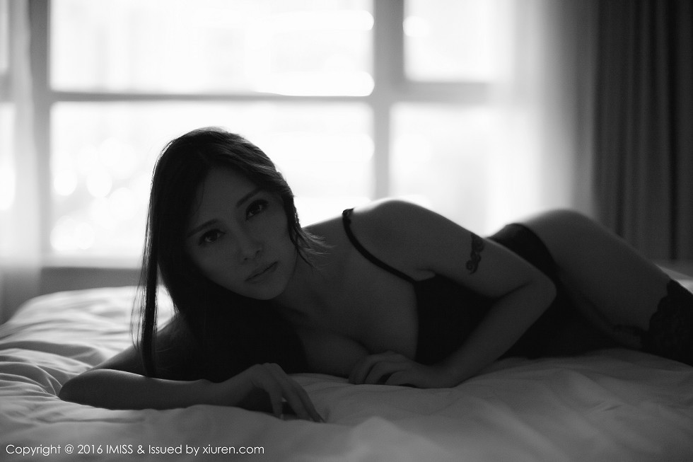 [IMISS爱蜜社]Vol.064_性感美女樂樂Mango浴室里白色内衣湿身秀美乳诱惑写真52P