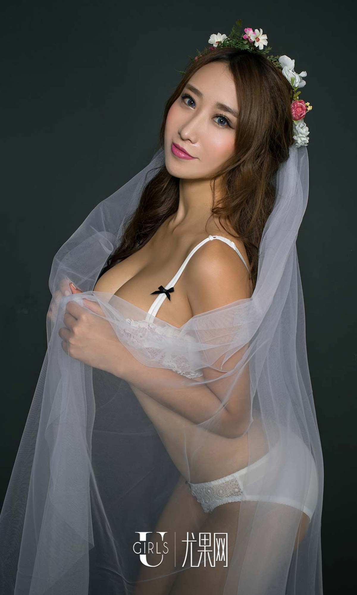 [Ugirls爱尤物]No.506_嫩模姜雨宏白色蕾丝新娘装完美翘臀爆乳诱惑写真40P