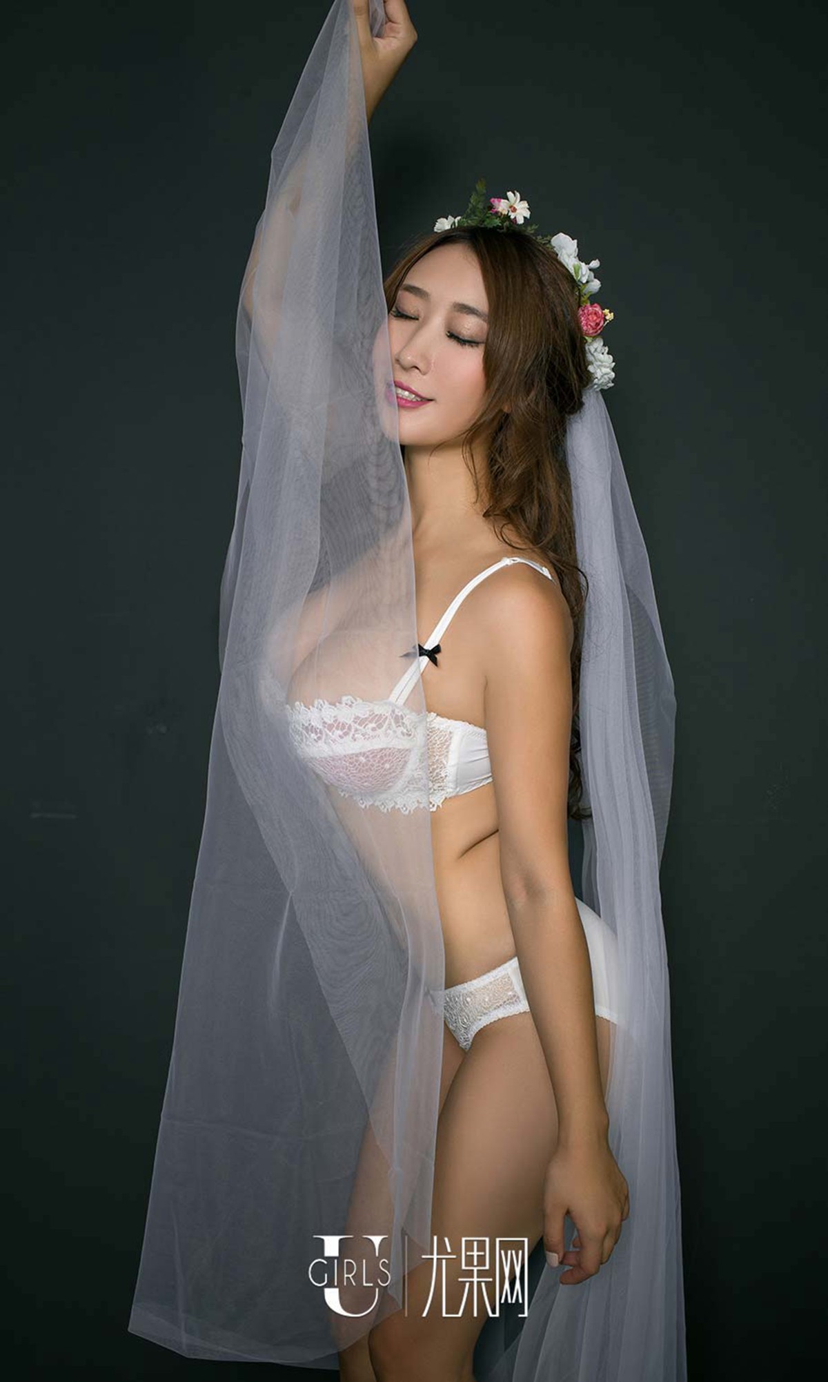 [Ugirls爱尤物]No.506_嫩模姜雨宏白色蕾丝新娘装完美翘臀爆乳诱惑写真40P