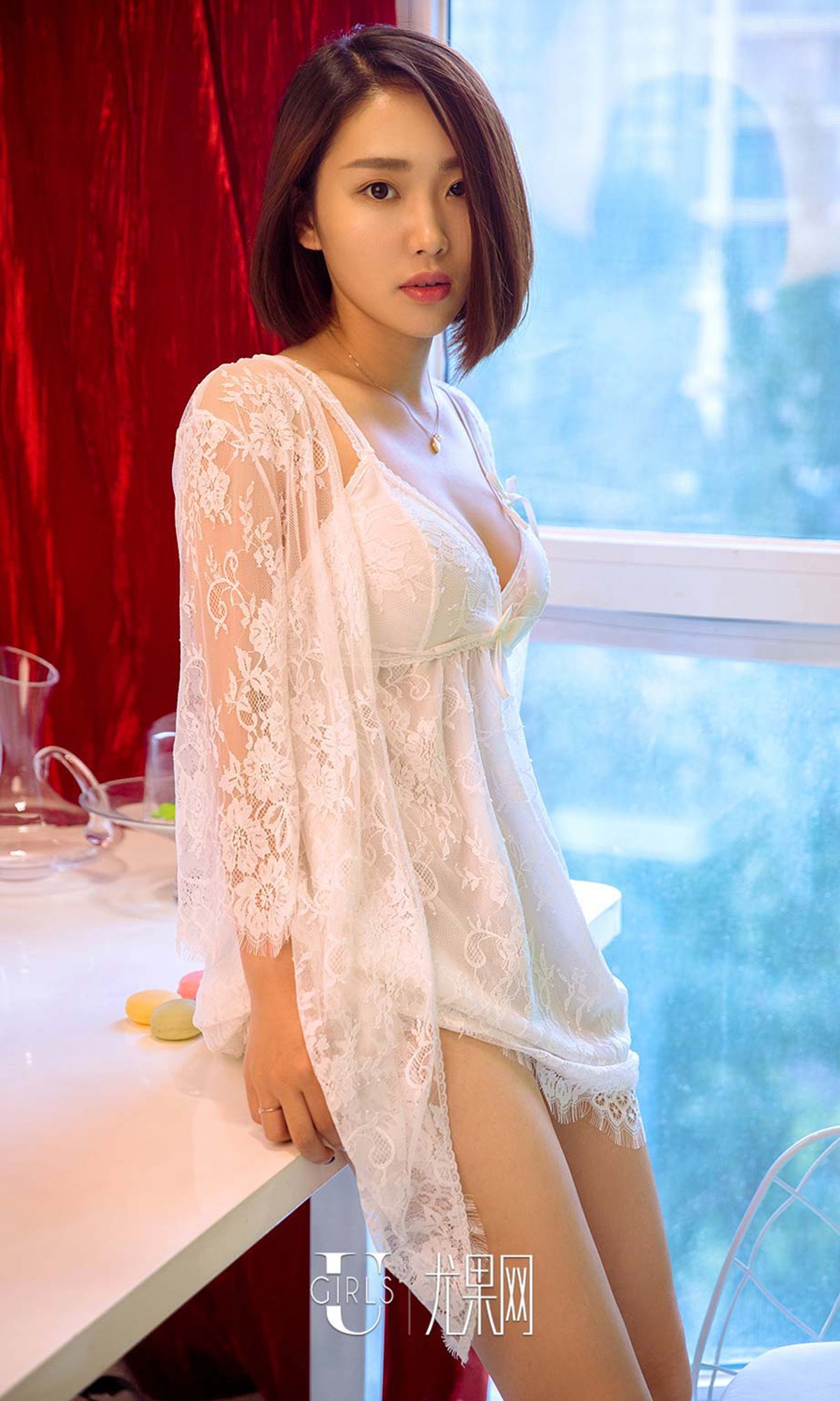 [Ugirls爱尤物]No.508_嫩模雨夕白色蕾丝睡裙秀豪乳翘臀极致诱惑写真40P