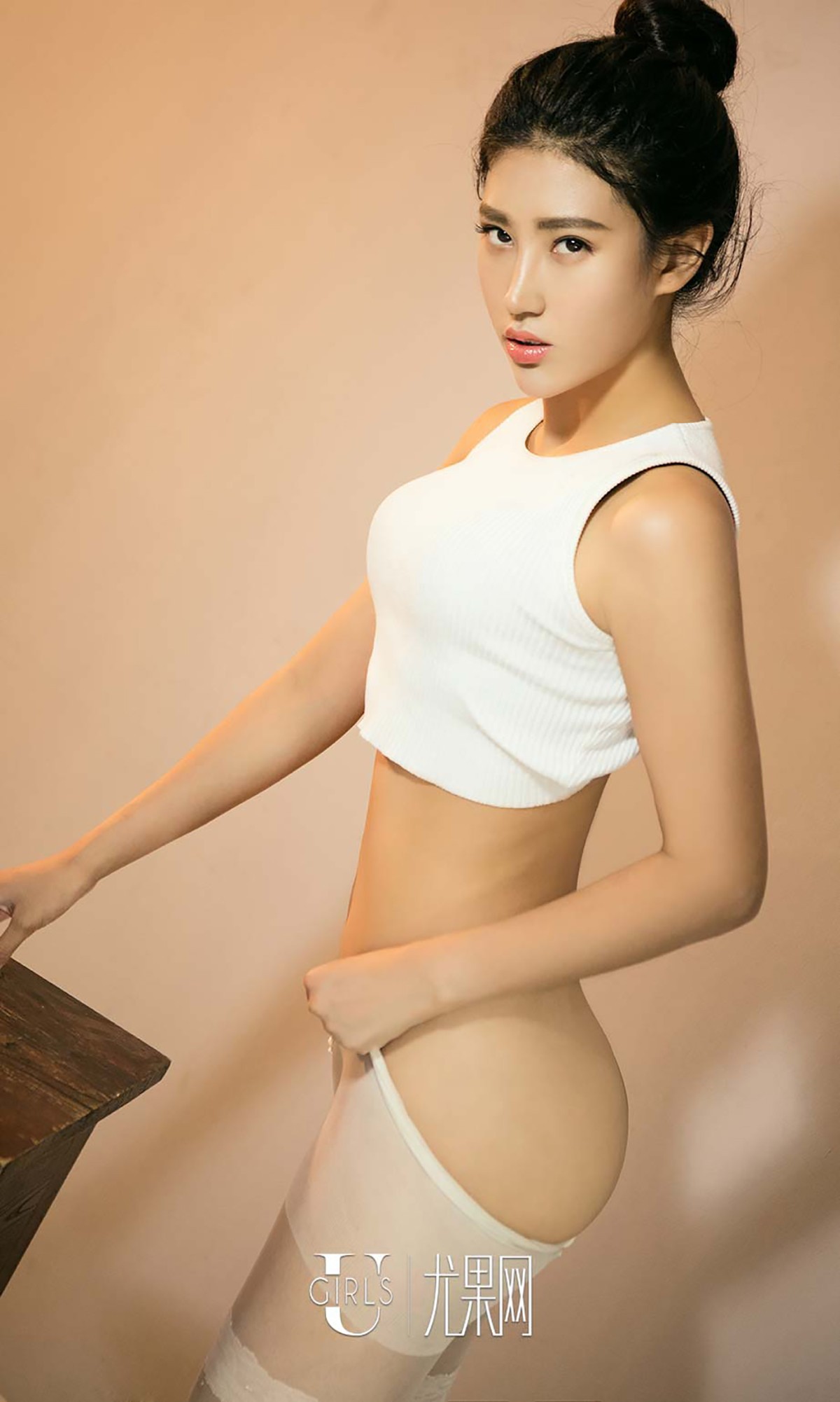 [Ugirls爱尤物]No.518_嫩模安琪粉红内衣秀美胸+浴缸里薄纱裙湿身诱惑写真40P