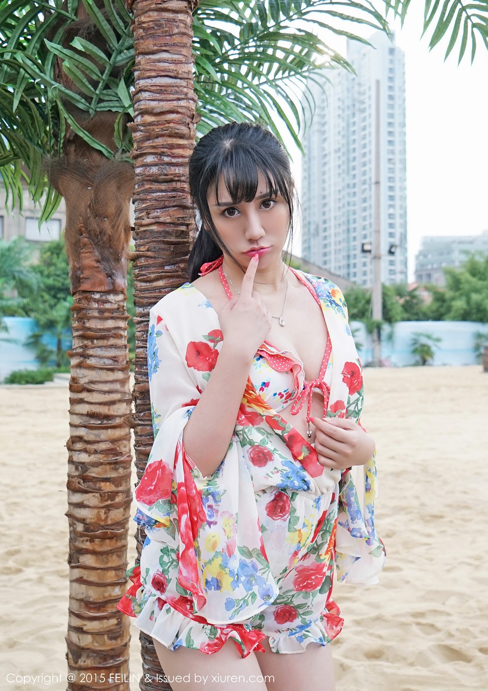 [FeiLin嗲囡囡]VOL.005_嫩模杨晓青儿沙滩上的网球女郎性感内衣写真42P