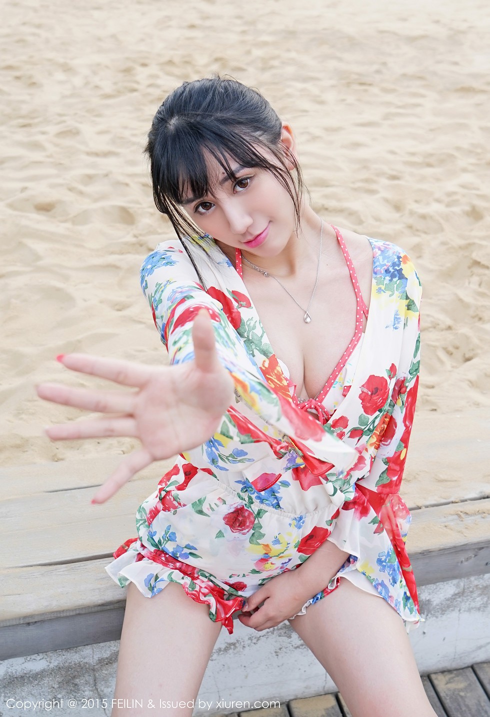 [FeiLin嗲囡囡]VOL.005_嫩模杨晓青儿沙滩上的网球女郎性感内衣写真42P