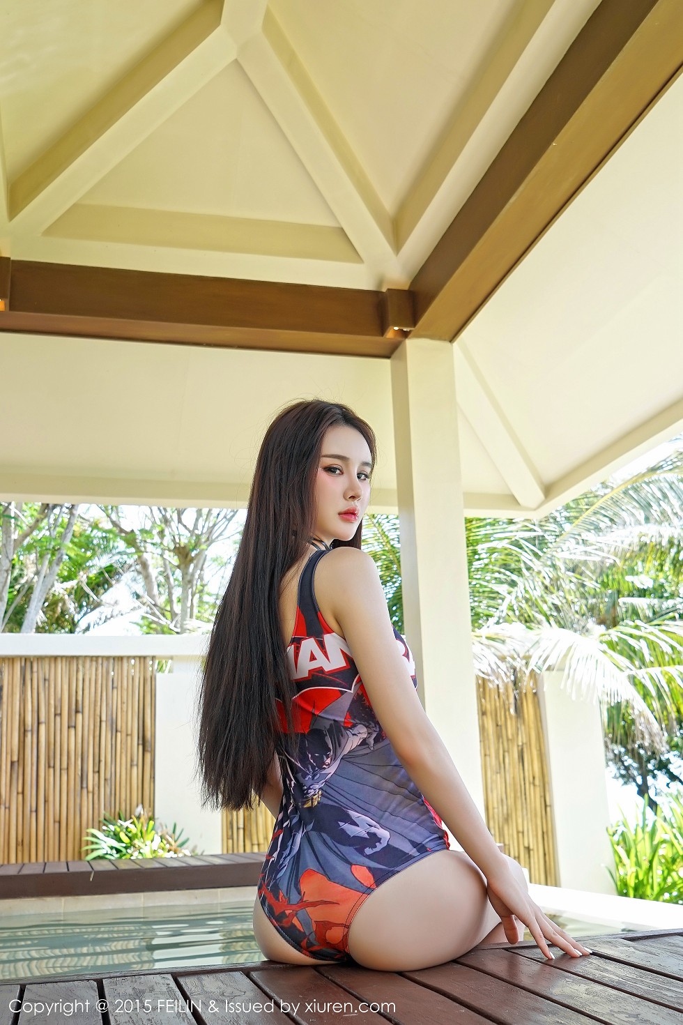 [FeiLin嗲囡囡]VOL.018_嫩模女神Cheryl青树水中比基尼凸点诱惑写真48P
