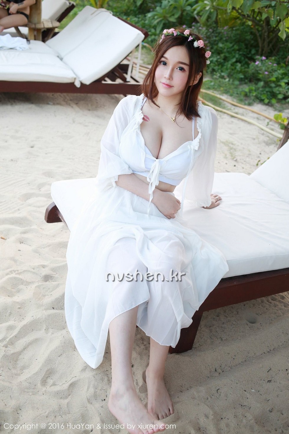 [HuaYan花の颜]Vol.012_嫩模沈蜜桃off三亚旅拍性感内衣秀傲人美乳极致诱惑写真50P