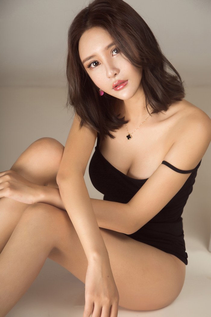 性感尤物尹菲粉嫩翘臀点燃你的欲火(图19)
