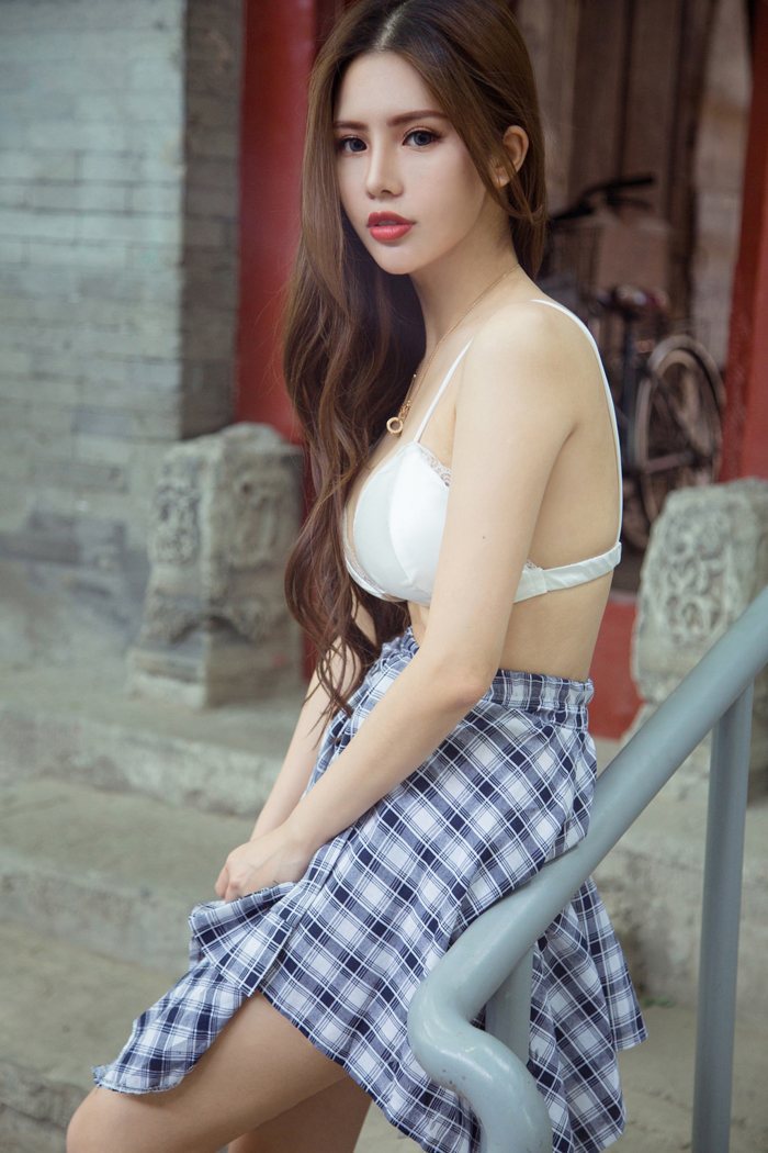 性感御姐若彤精致胴体散发诱人馨香(图8)