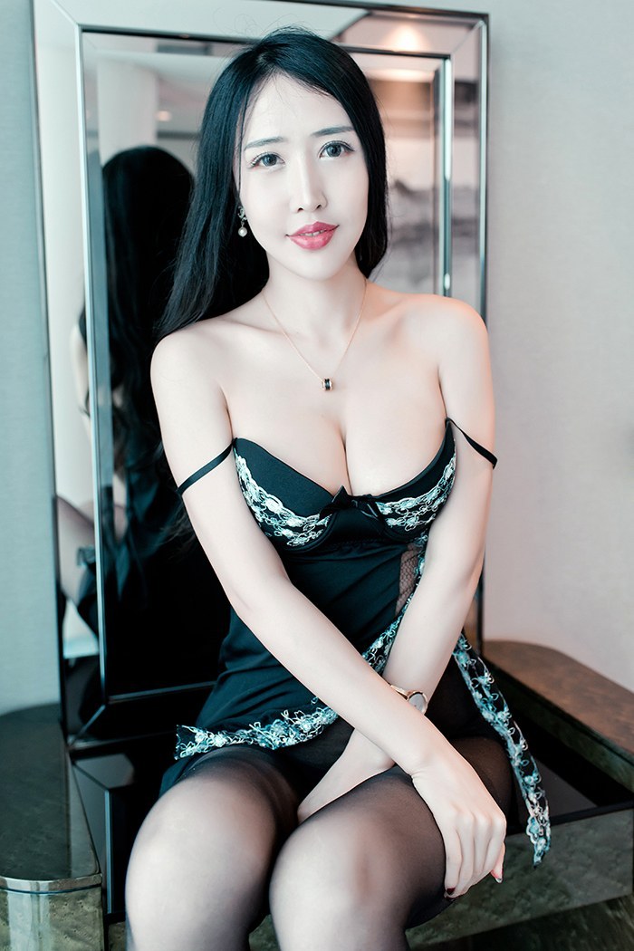 职场御姐余馨妍美腿黑丝勾人欲火(图51)