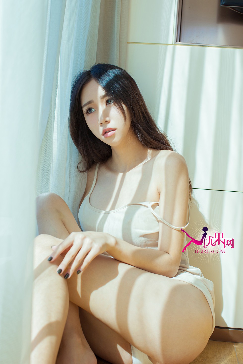 [Ugirls尤果网]E024_性感萝莉思涵粉色性感内衣蜂腰美胸写真74P