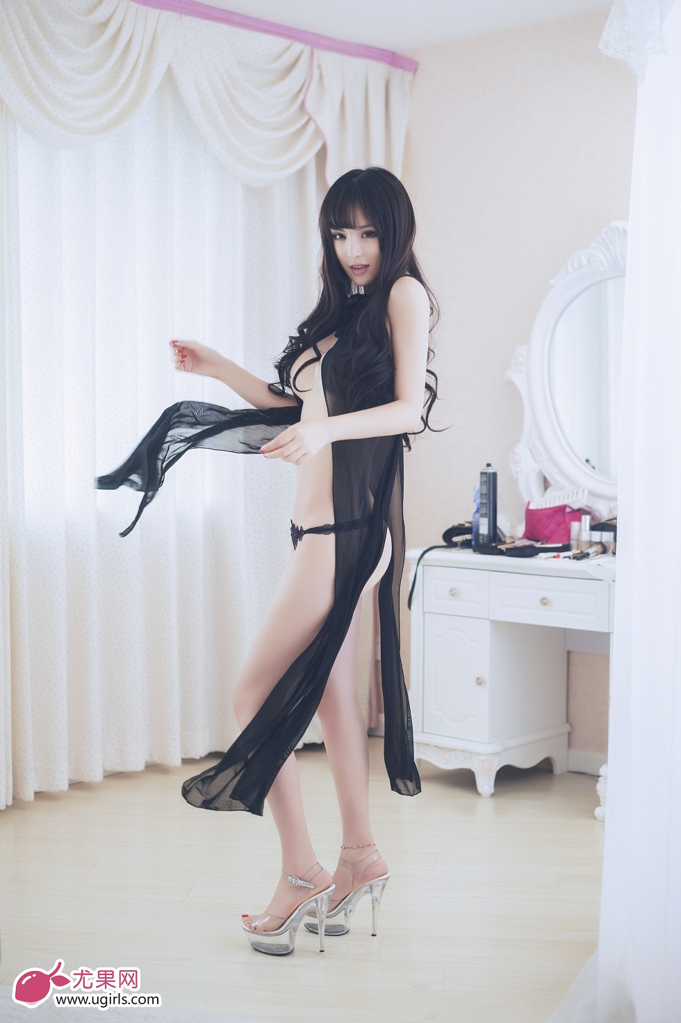 [Ugirls尤果网]E025_黑色女王颜瑜黑色情趣内衣完美身材诱惑美乳写真34P
