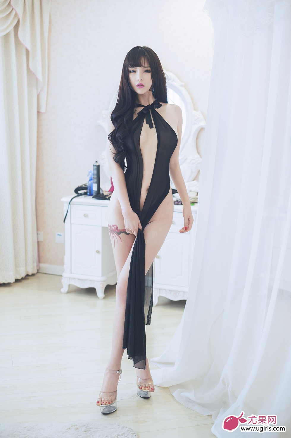 [Ugirls尤果网]E025_黑色女王颜瑜黑色情趣内衣完美身材诱惑美乳写真34P