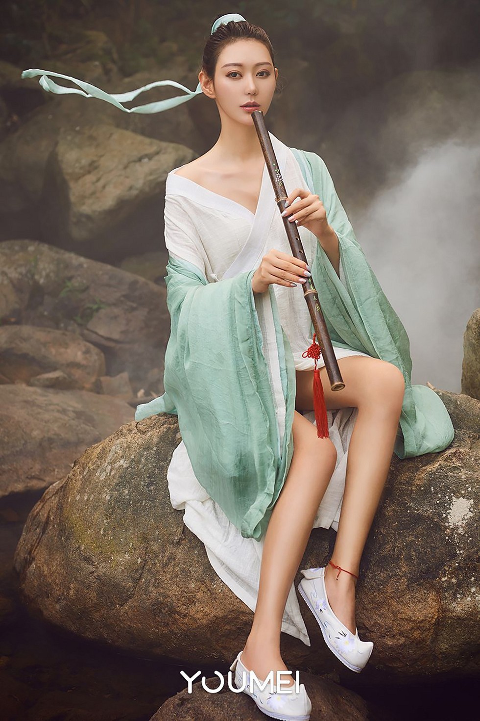 [YouMei尤美]Vol.048_尤美合辑牛郎织女山中奇遇主题古典装秀美腿诱惑写真19P